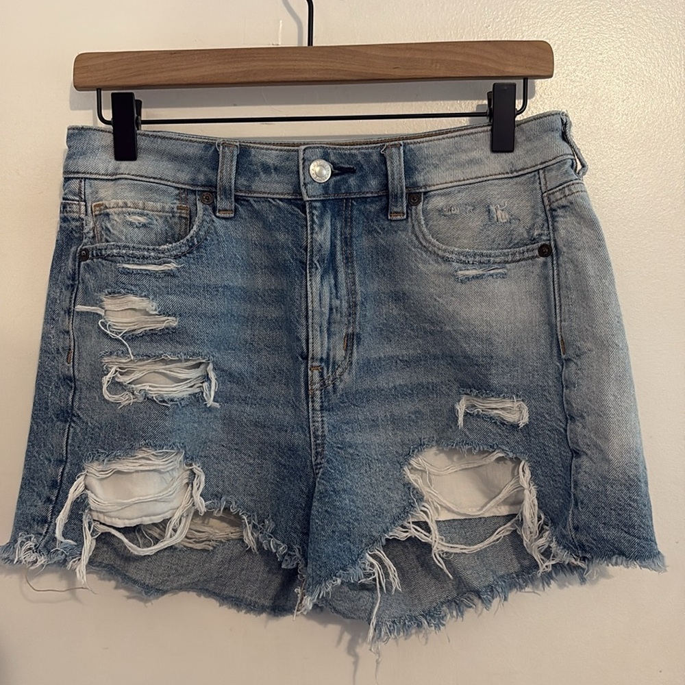 American Eagle Light Wash Distressed High Rise Cut Off Mom Shorts 4 - Picture 2 of 10
